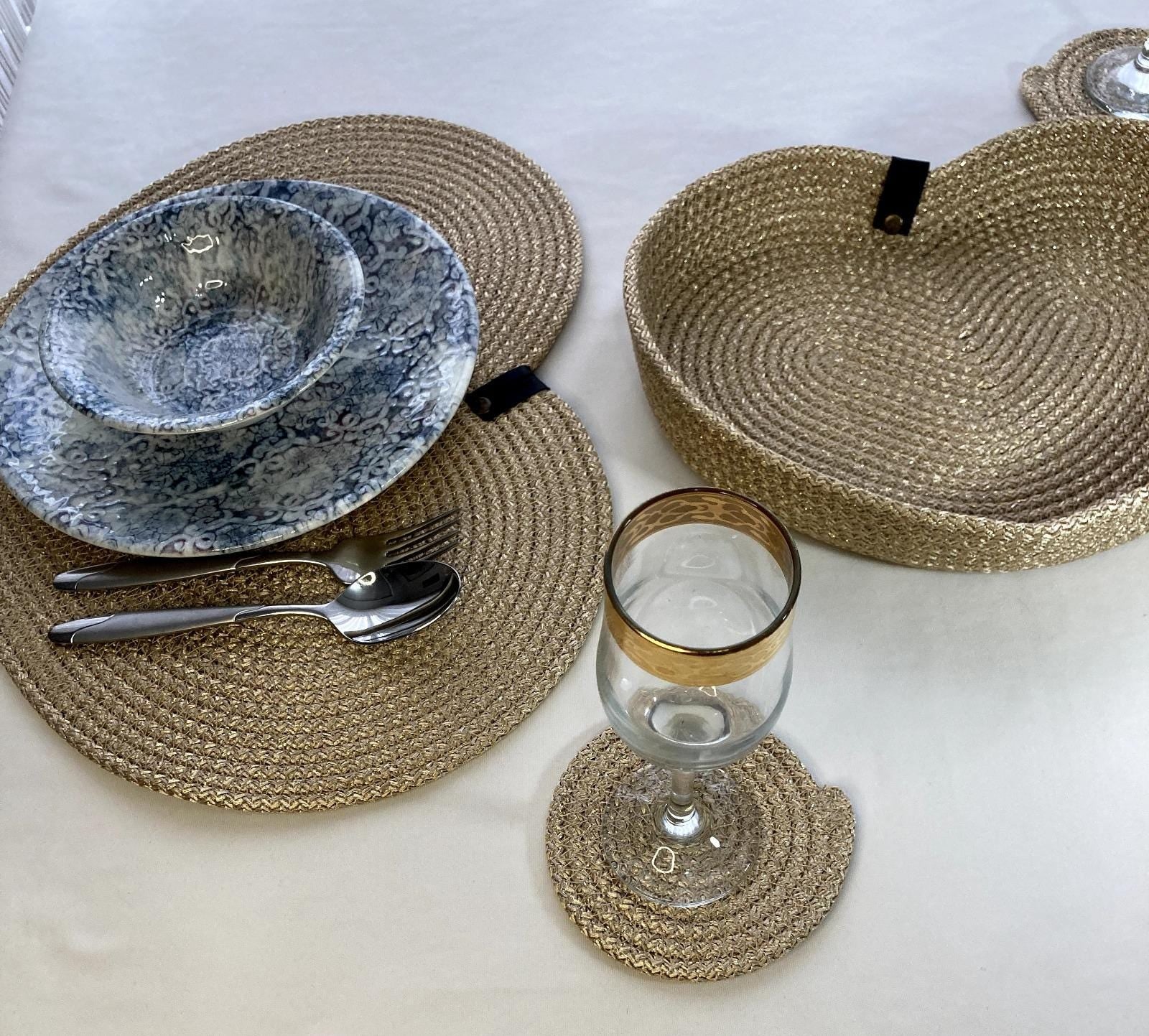Handwoven Heart Placemat Set: Valentine's Day Dining Table Decor