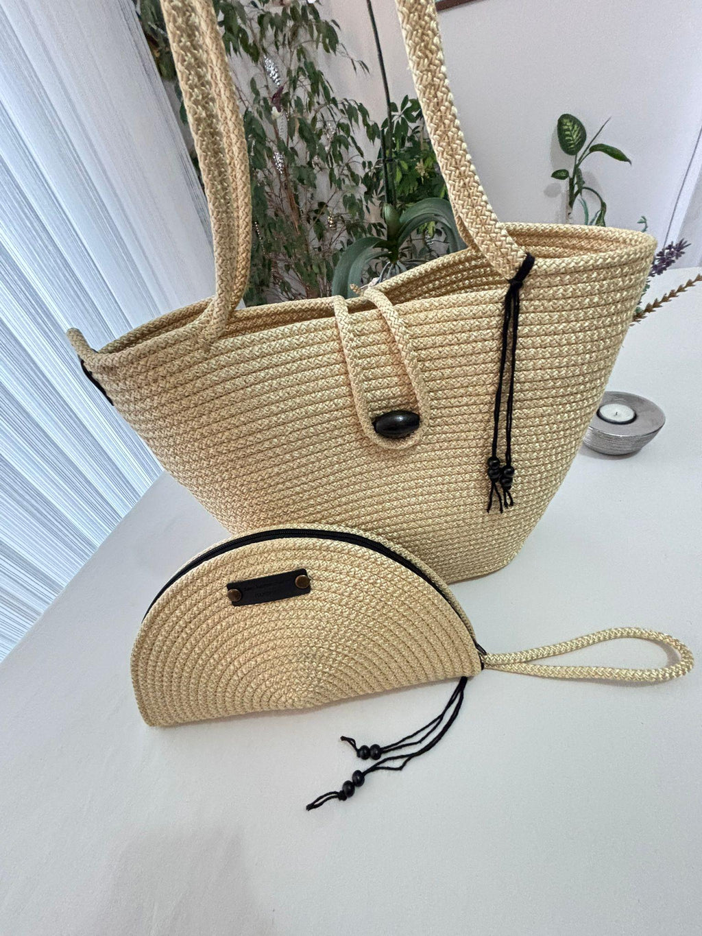 Handgemachte Gold-Schultertasche aus Jutekordel: Geflochtene Strandtasche