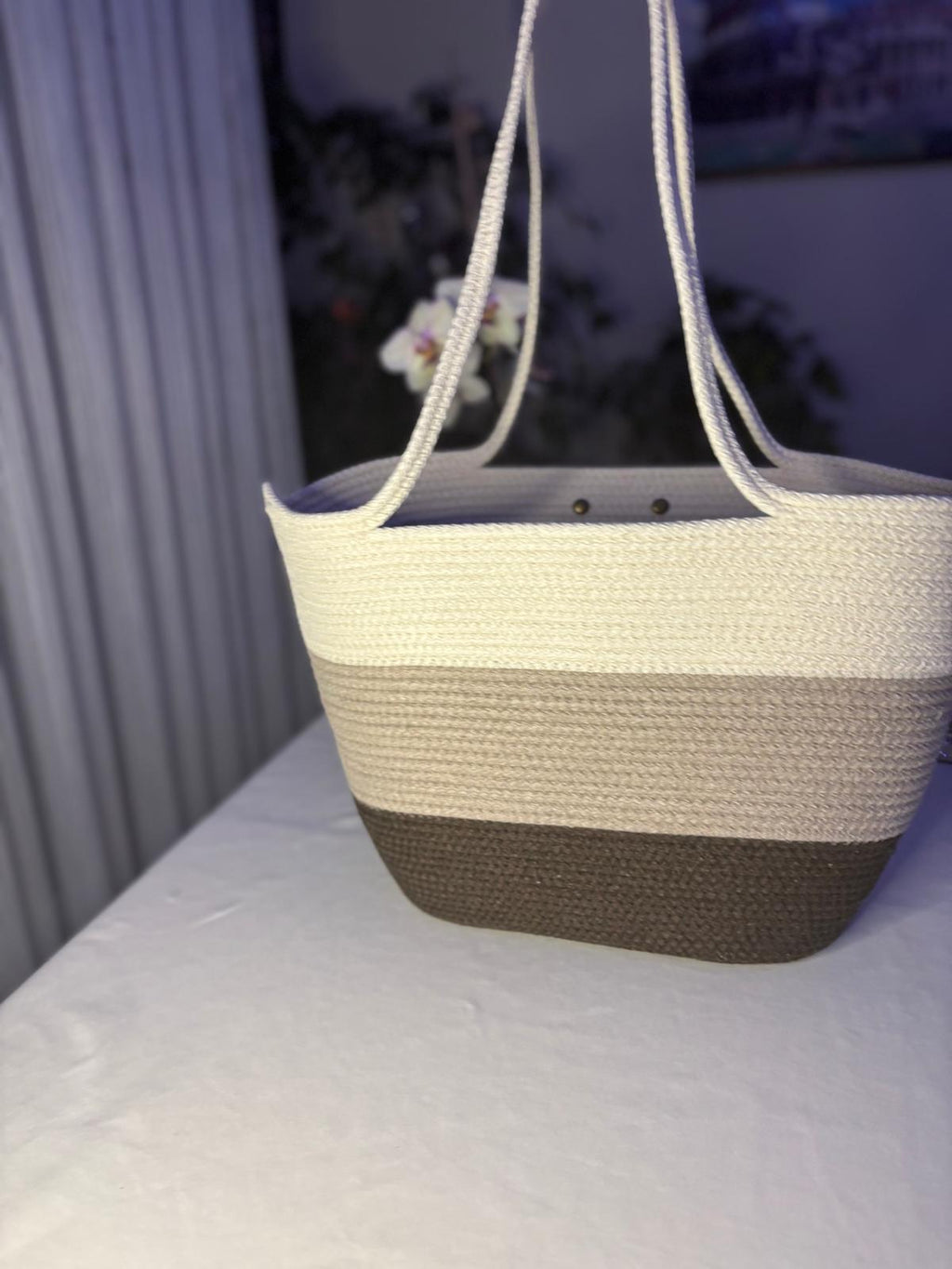 Dreifarbige handgewebte Schultertasche aus Juteseil: Baumwollfutter