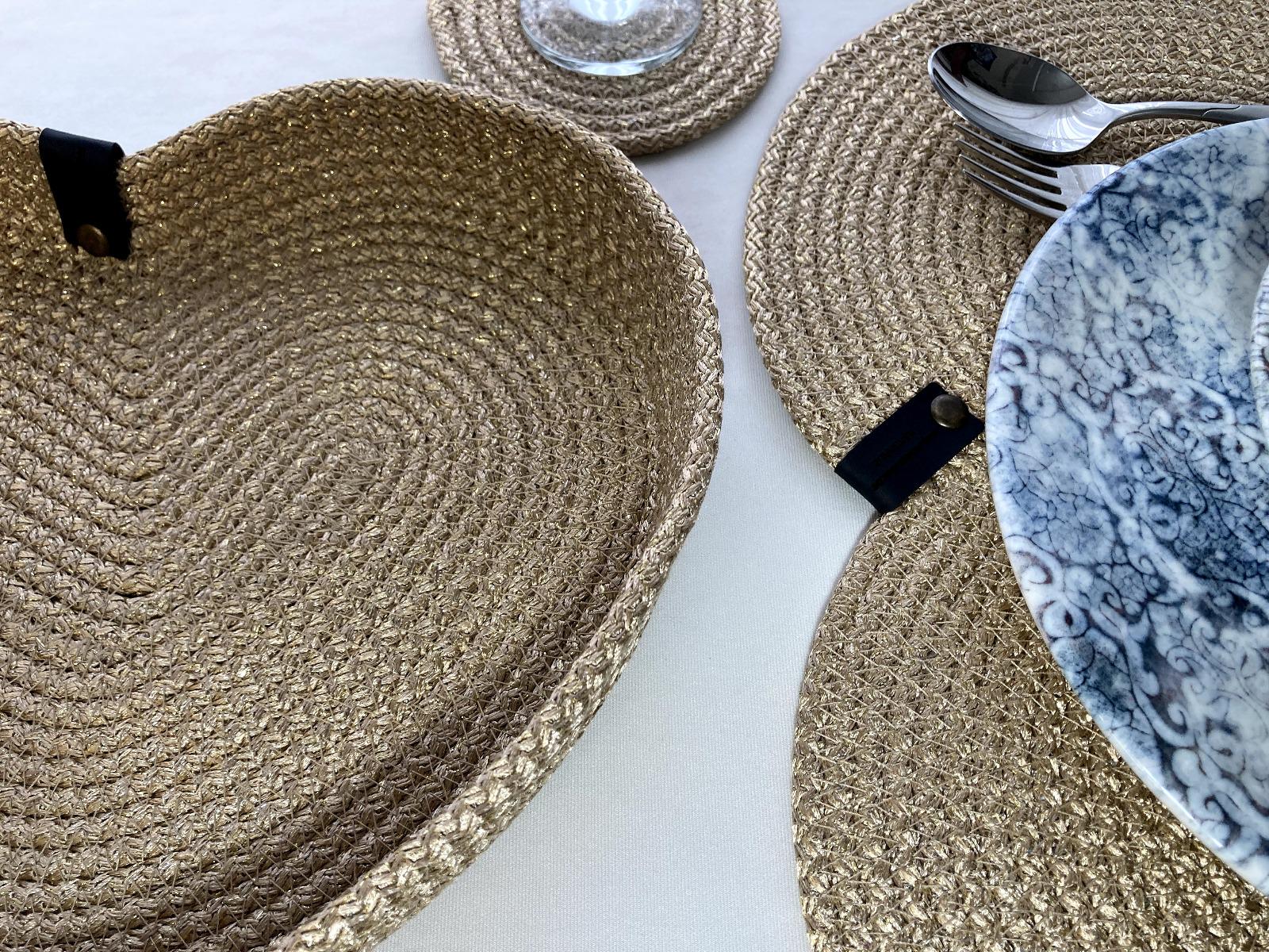 Handwoven Heart Placemat Set: Valentine's Day Dining Table Decor