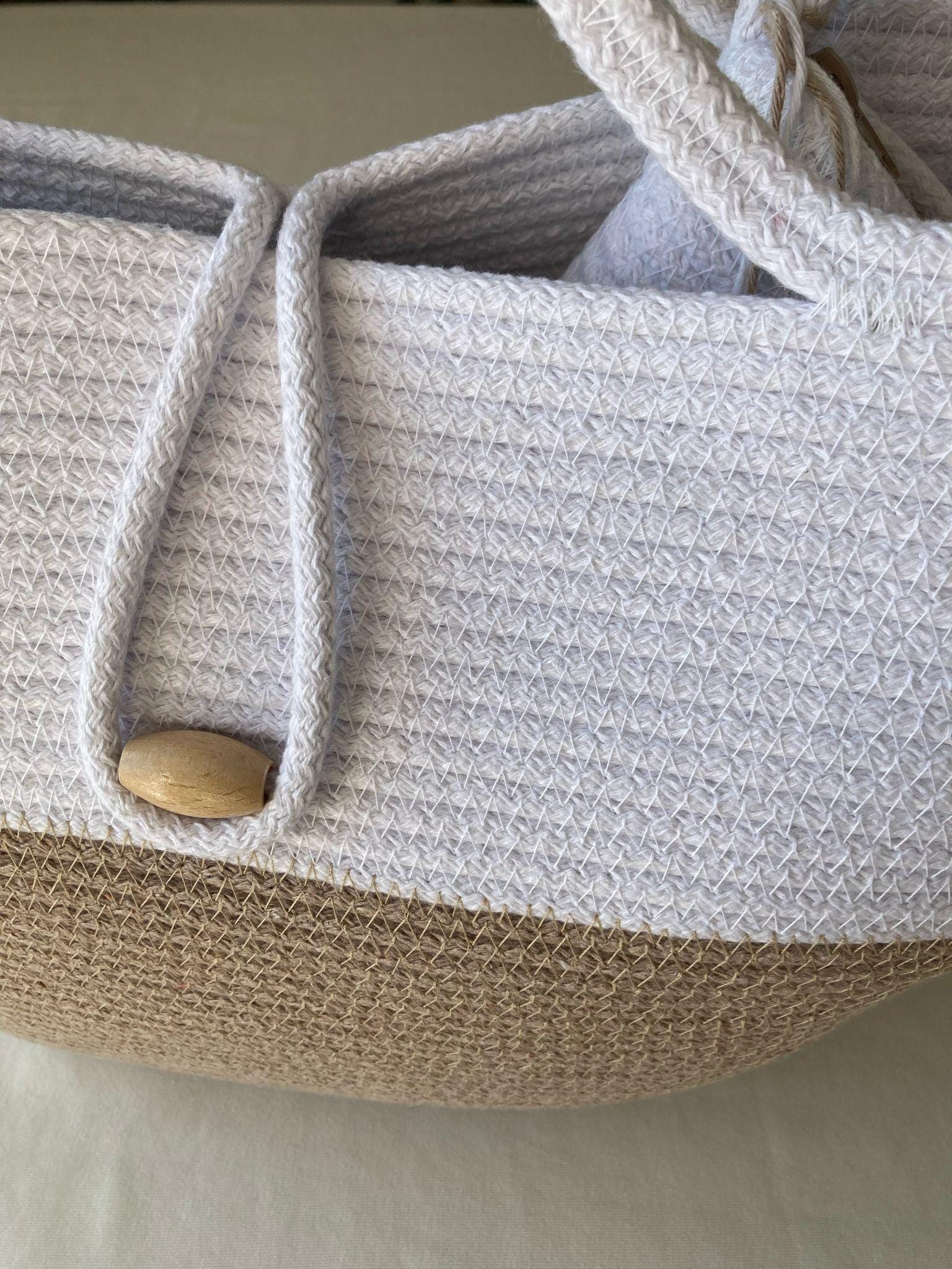 Beige-weiße handgewebte Juteseiltasche: Beige-weißes Baumwollfutter