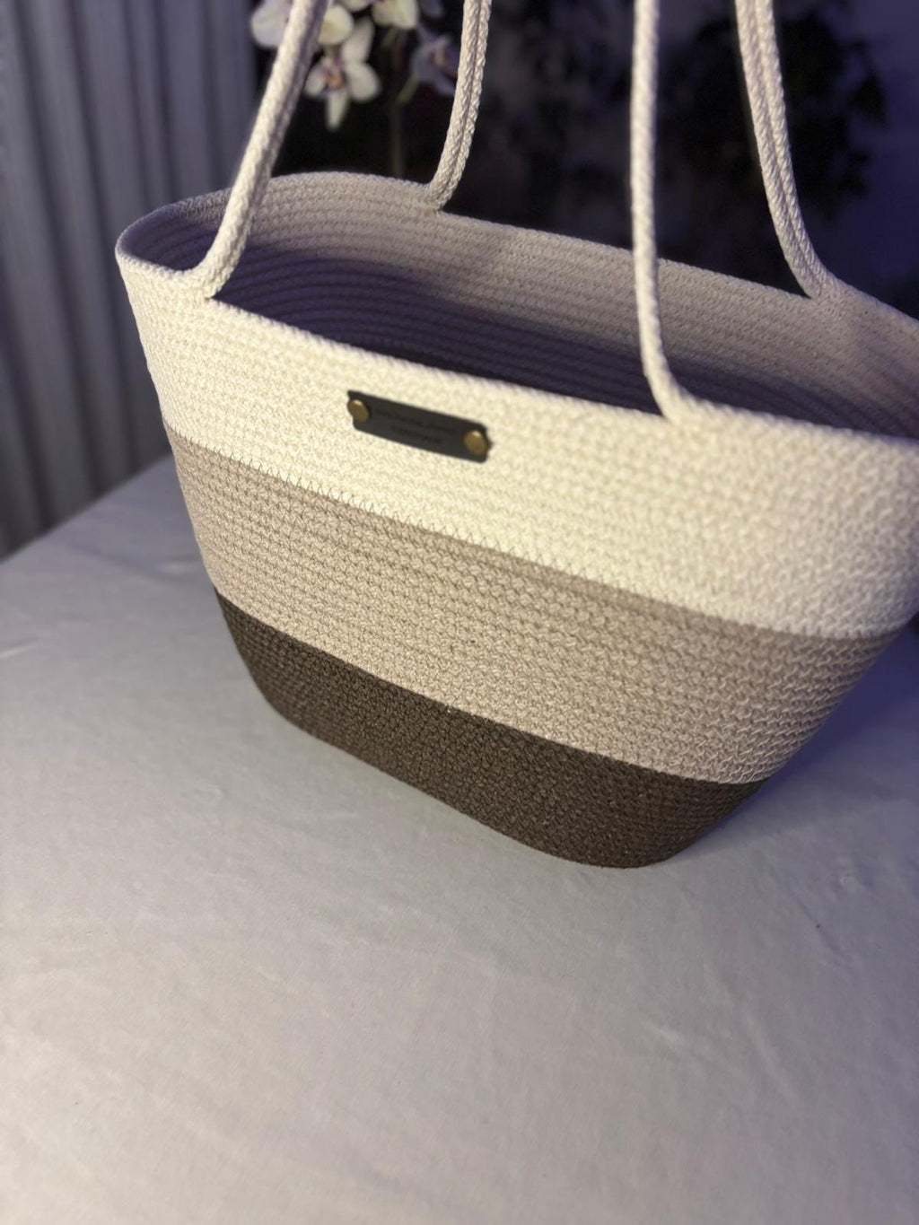 Dreifarbige handgewebte Schultertasche aus Juteseil: Baumwollfutter