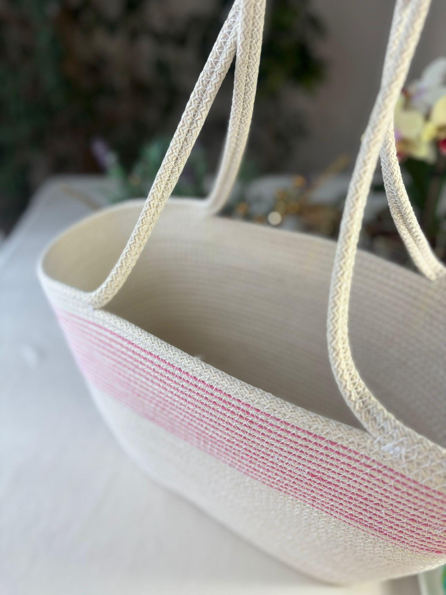 Pink & White handgefertigte Juteseil-Handtasche: Geflochtene Boho Strandtasche