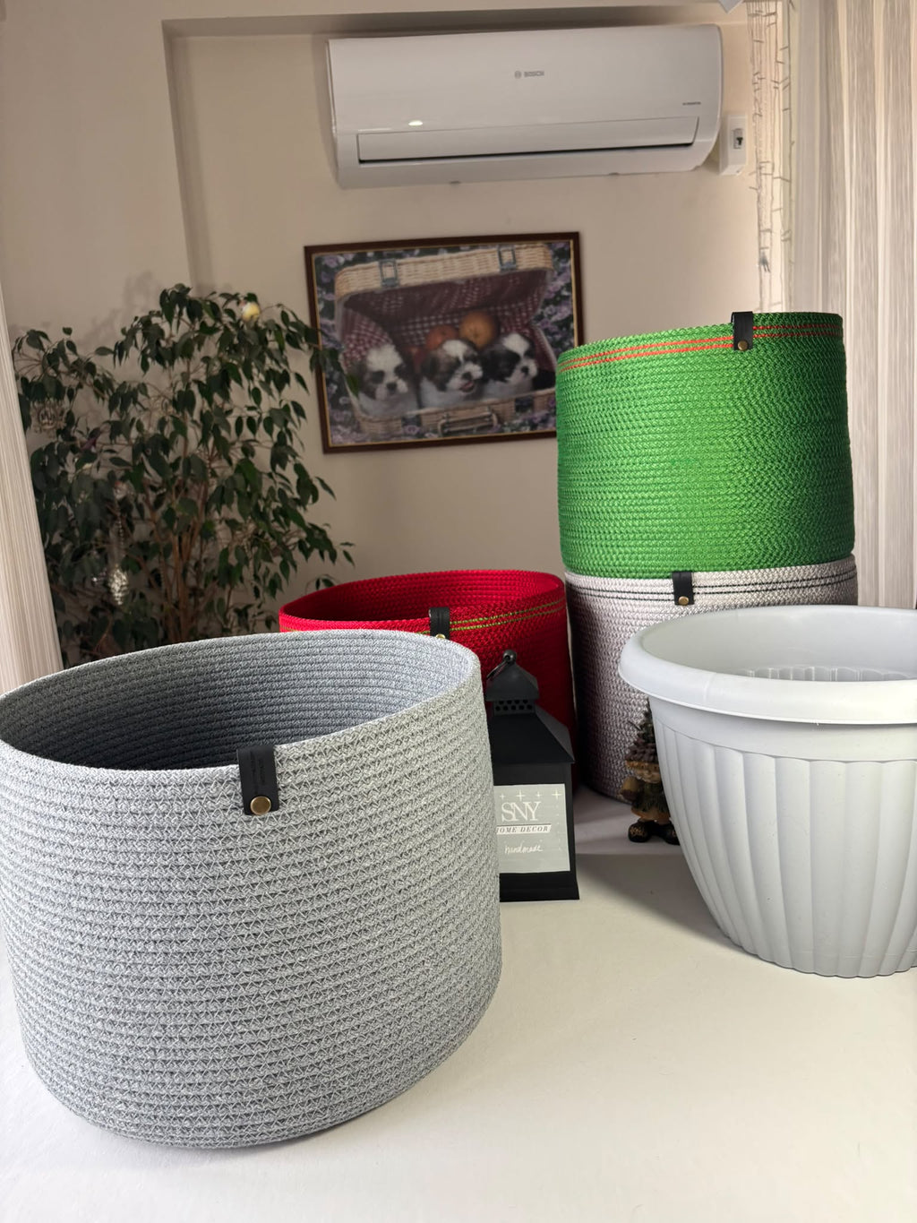 Handgemachter Baumwollseilkorb: Beige & Weiß gewebter Aufbewahrungs-Blumentopfkorb