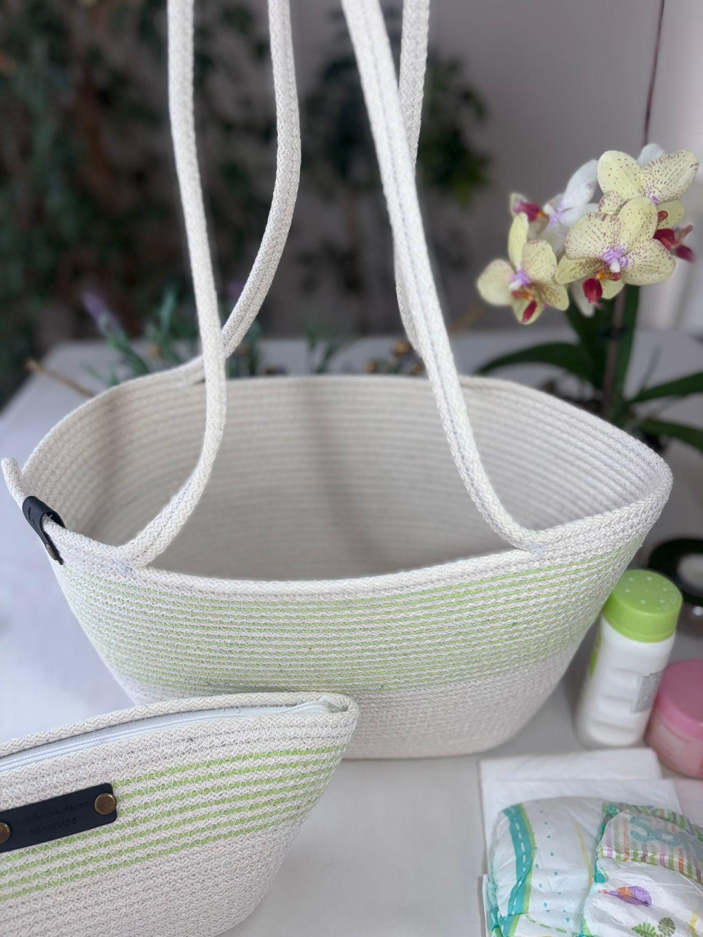 Grüne & weiße handgemachte Juteseil-Umhängetasche: Boho-Tasche