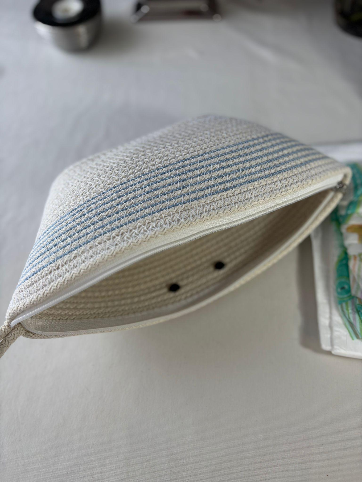 Blau-weiße handgewebte Jutetasche: Boho Strandtasche