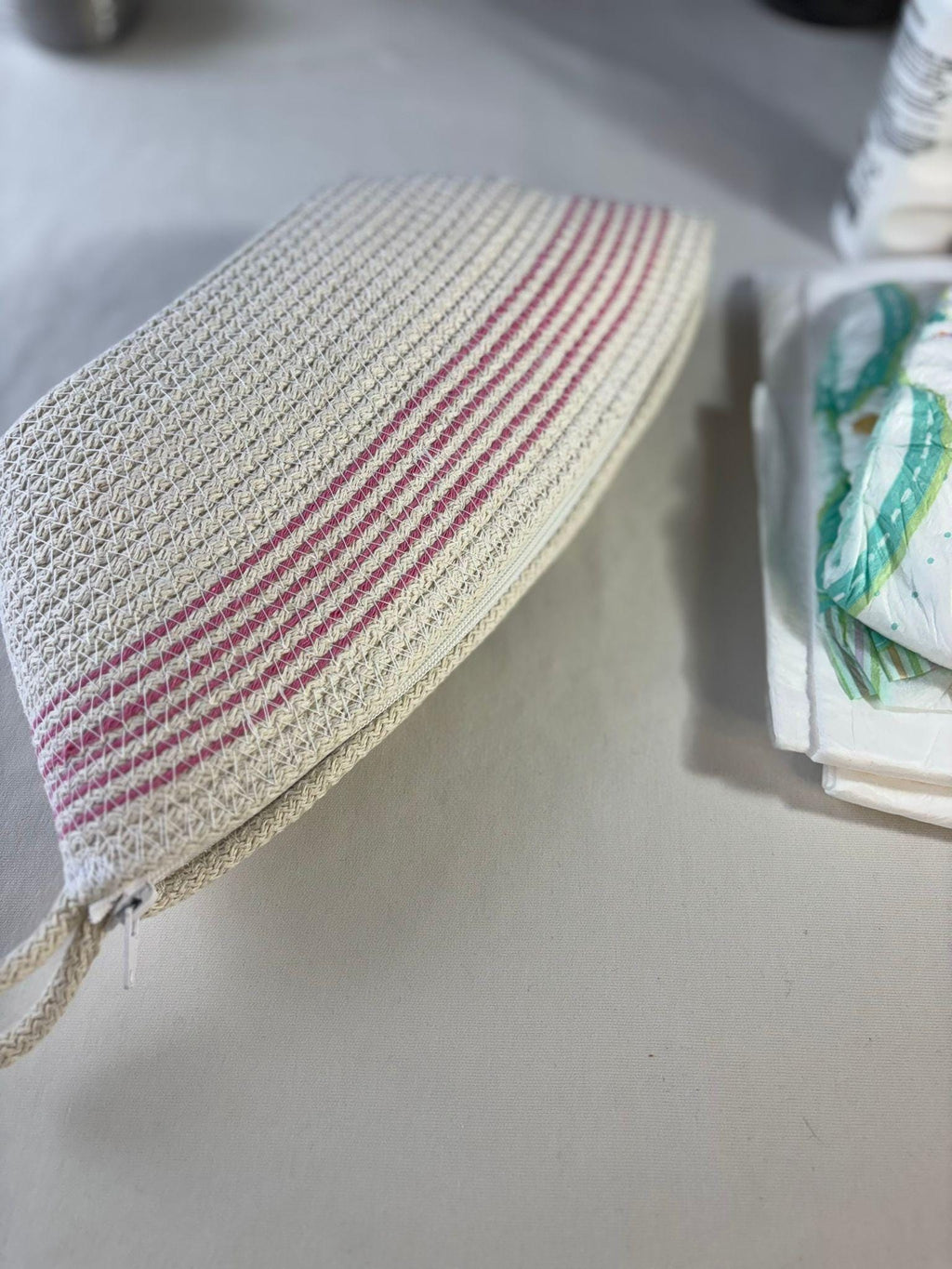 Pink & White handgefertigte Juteseil-Handtasche: Geflochtene Boho Strandtasche