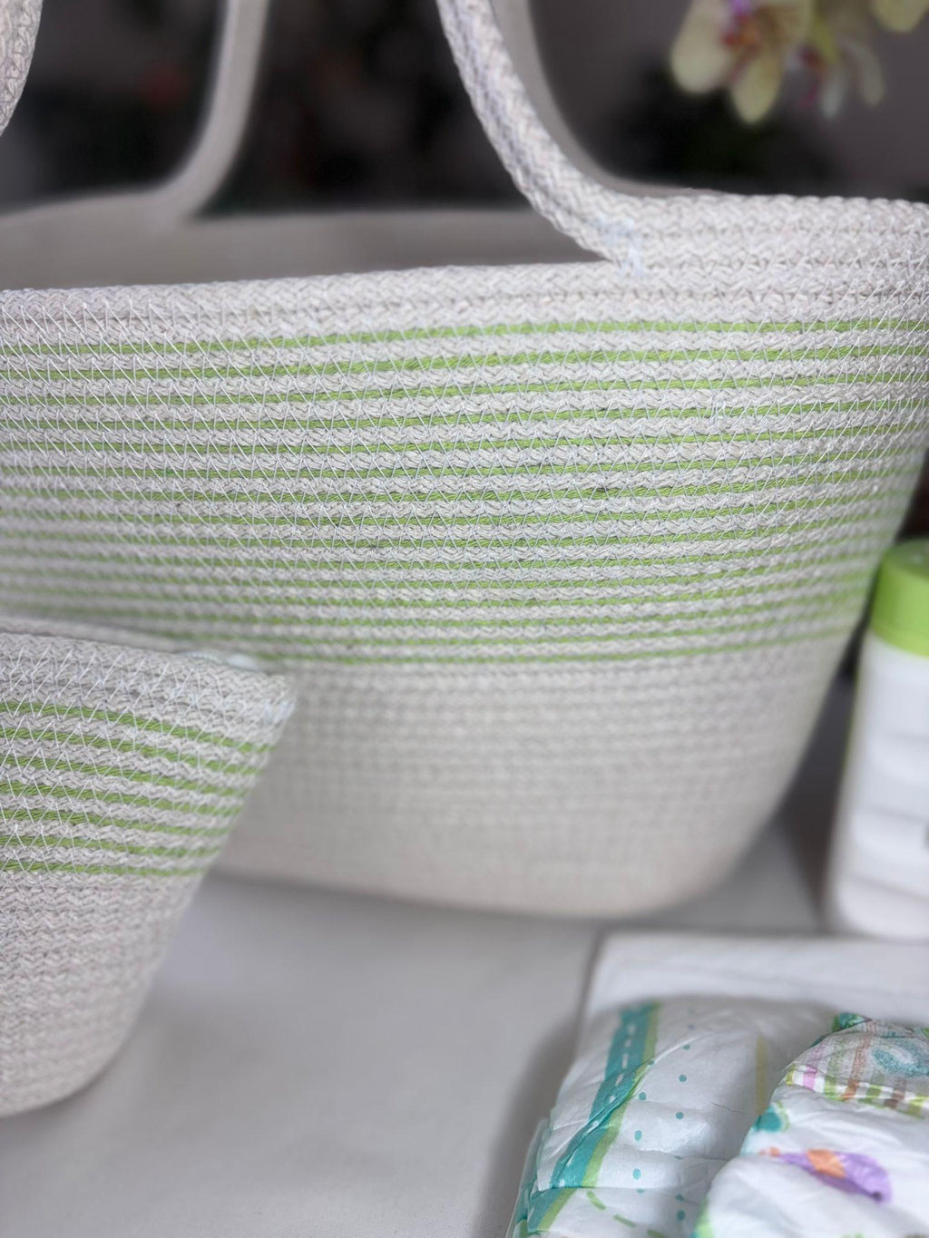 Grüne & weiße handgemachte Juteseil-Umhängetasche: Boho-Tasche