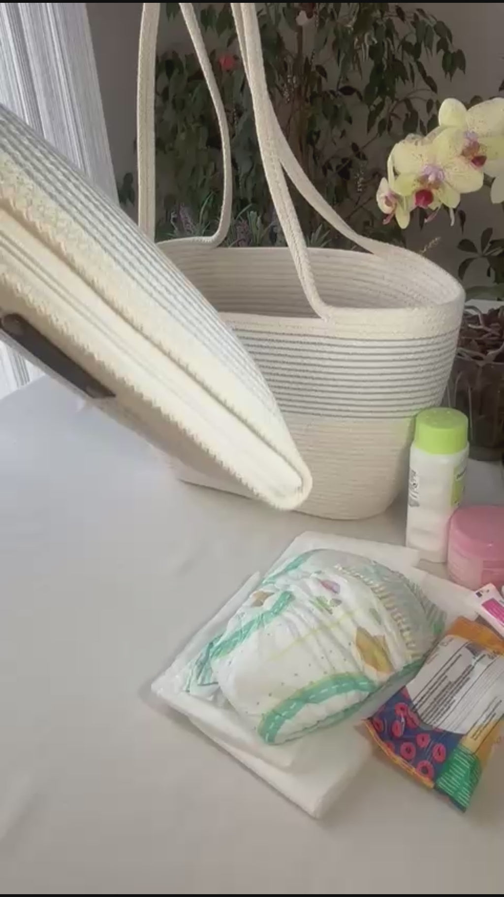Blau-weiße handgewebte Jutetasche: Boho Strandtasche