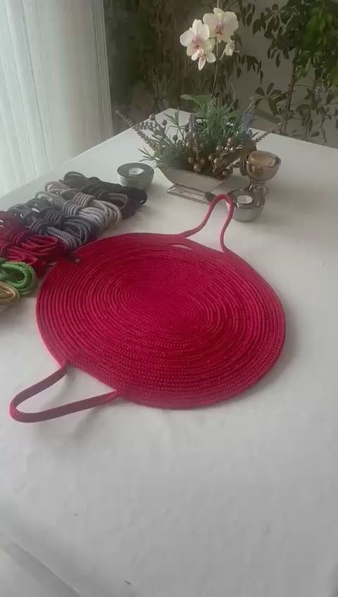 Handgemachte rote geknotete Netztasche: Umweltfreundlicher Marktbeutel.